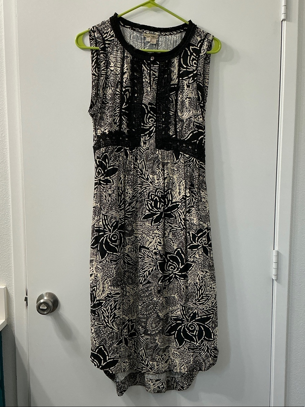 Anthropologie Black and Cream Floral Sleeveless Midi Dress